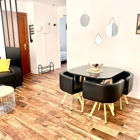 Grand T2 En Rez De Chaussee Avec Grande Terrasse Proche Du Centre Tramway A 2 Mn *