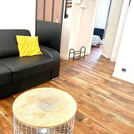 Grand T2 En Rez De Chaussee Avec Grande Terrasse Proche Du Centre Tramway A 2 Mn *