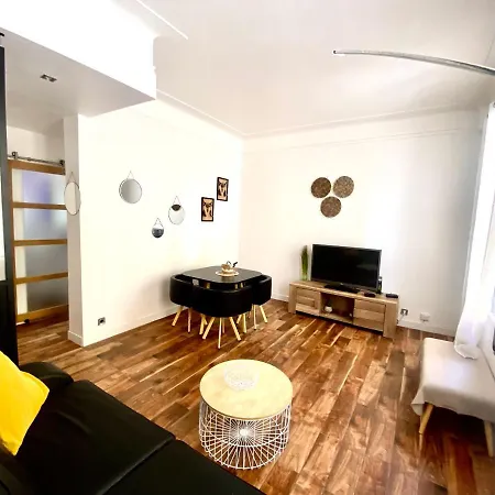 Grand T2 En Rez De Chaussee Avec Grande Terrasse Proche Du Centre Tramway A 2 Mn Апартаменты *